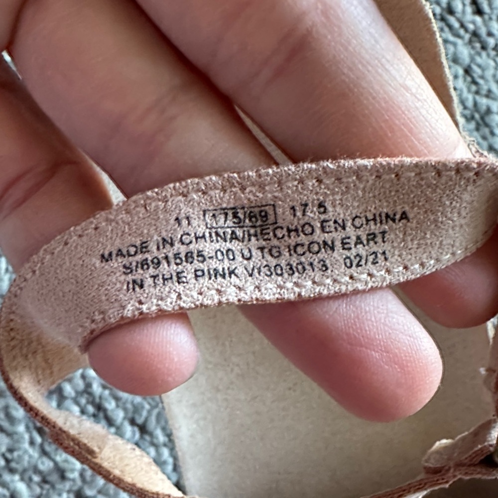 Old Navy Blush Pink Floral Suede Girls Sandals - Picture 4 of 5